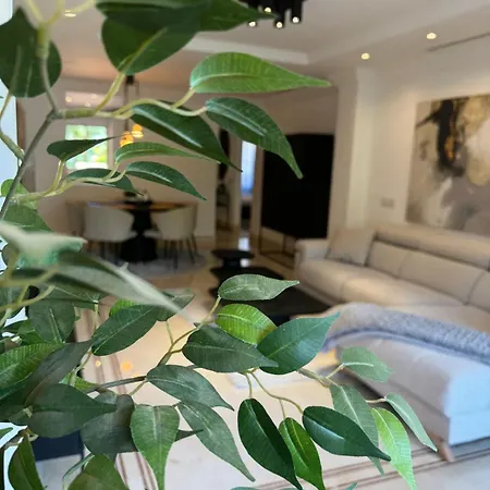 Aloha Hill Club 36